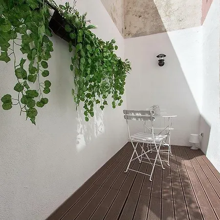 Design Tailor Made Flat Apartment *